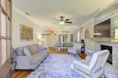 Image de *New* Midtown Delight | 5 beds | 5 TVs