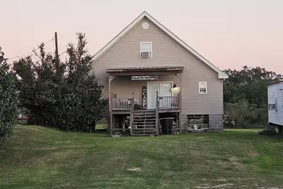 Image de 2 Bedroom Camp located in Yscloskey/Shell Beach.