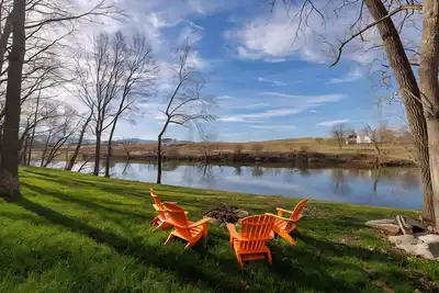 Image de Riverside cottage in charming Elkton