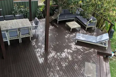 Image de Manyana Beach Getaway:\nSpacious house with large deck 2 mins walk to the beach.