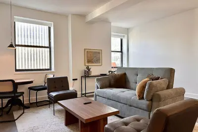 Image de Luxury Downtown Apt with Parking, Gym, and Lap Pool