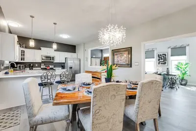 Image de Walkable Church Hill Stay | Private Patio & Grill