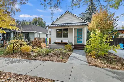 Image de #HabitueHomes - Talia's Turquoise & Tranquility