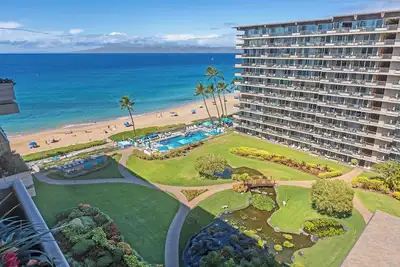 Image de Breathtaking Corner 1-bedroom 2-bathroom condo #1074\nThe Whaler Kaanapali Beach