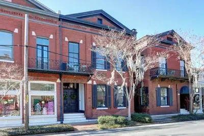 Image de The Regent on Whitaker | Downtown Savannah Luxury