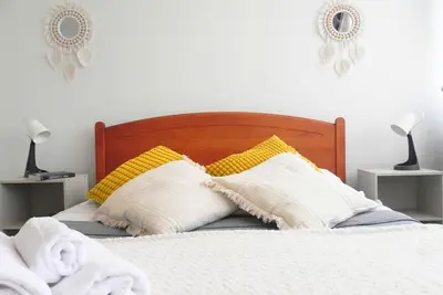 Image de Centrally located, lighted and cozy shelter.