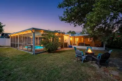 Largo Pool House & Firepit