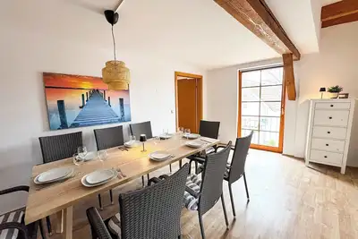 Image de Bright & Spacious South-Berlin Flat with Parking