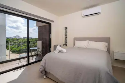 Image de Modern retreat with Rooftop Pool + Work Lounge