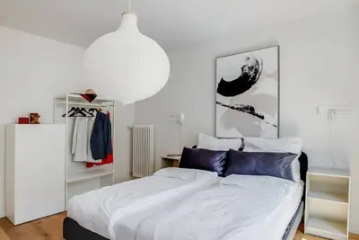 Image de 2. 5 rooms in central top location near the trade fair