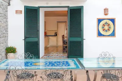 Image de Wonderful Villa in Amalfi for big groups with wifi, easy access and sea view.