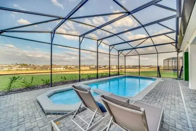 Image de 10 Bed | 8 Bath Villa Gameroom & Pool