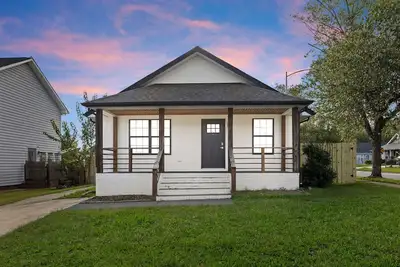 Image de 3b Luxury Oasis w Hot Tub N Grill Uptown on Vrbo