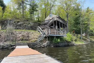 Image de Cliffside Hideaway-Renovations & upgrades coming!