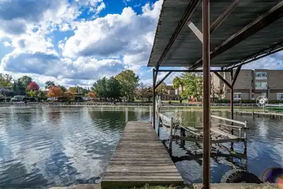 Image de Waterfront Vacation Rental on Fox River | Walk to Downtown McHenry | 3br/2ba Home with Private Pier