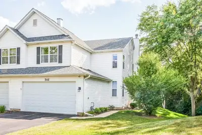 Image de Bright family home near I-90 with office, bar, Ev charger, sleeps 6, no pets