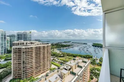 Image de Coconut Grove Bayview Retreat | 2 King Suites + Pool, Gym & Free Parking