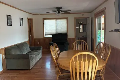 Image de Family Retreat- Renovations & upgrades coming!