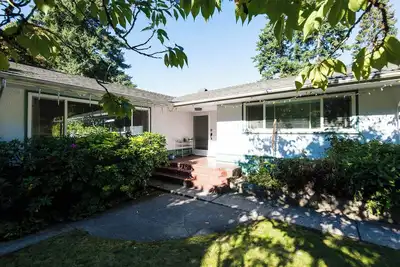 Image de South Vancouver Haven – 3 Bd Family Home