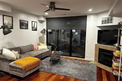 Image de Charming 2 bed 2 bath condo in enchanting Chicago with Ac and washer and dryer