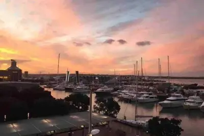 Image de Waterfront Nest Above Viaduct Harbour Free Parking