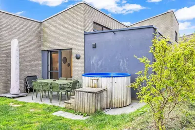 Image de Maison de vacances privée avec bain à remous, Wifi, piscine, Tv, terrasse, animaux admis