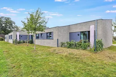 Image de Belle maison de vacances privée avec piscine, Wifi, bain à remous, Tv, terrasse et animaux admis