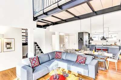 Image de Maison de vacances privée avec Wifi, piscine, bain à remous, Tv, terrasse, animaux admis