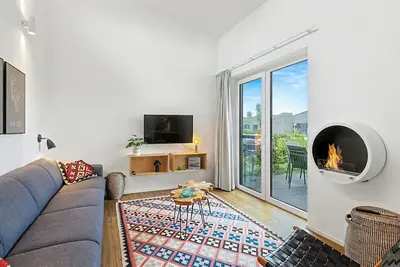 Image de Belle maison de vacances privée avec Wifi, piscine, bain à remous, Tv, terrasse et animaux admis