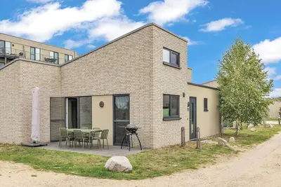 Image de Belle maison de vacances privée pour 6 personnes avec piscine, Wifi, bain à remous, Tv et terrasse