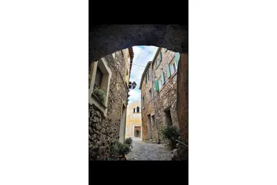 Image de Charmant appartement de village Medieval rénové T2, 7km de Menton et ses plages