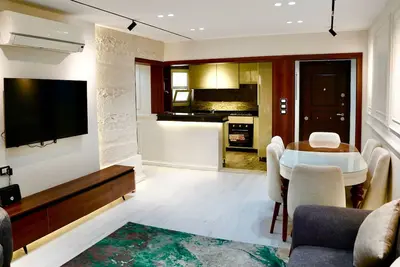 Image de Spacious 3 Bedroom/2 Bathroom Apartment - 3 minutes to Every amenities and mall