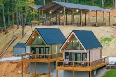 Image de Lookout Pickleball Stay & Play - Cabins 3 and 4