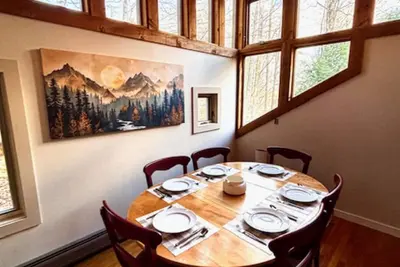 Image de The Cozy Summit in Wilmington -Near Mt. Snow, Indoor Pool access, Private Garage