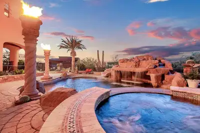 Image de Luxury Mesa Oasis with 5br, Pool, Grill & Sunset Views