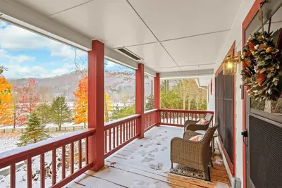 Image de Charming Cottage in Historic Valle Crucis with Mtn Views/Hot tub/River access