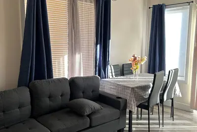 Image de Luxurious 3 Bedroom / WiFI & Garage -Sleeps  6\nIdeal for families/groups stays,