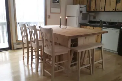 Image de Cute 3-bedroom unit in Killington Village area with huge back yard!