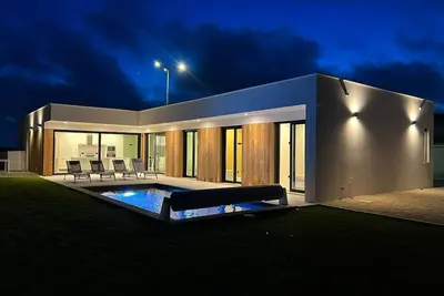 Image de Villa \"Casa Branca\" 6 personnes, piscine chauffée, accès Pmr située sur Lourinhã