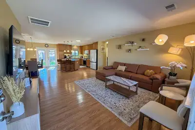 Cozy open concept living with backyard.