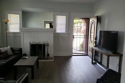 Image de Charming 3-bedroom house conveniently located in the heart of Houston.