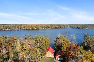 Image de Lakefront Getaway w/ Kayaks, Fire Pit & Views