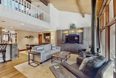 Image de Spacious condo w/ fast wifi, shared pool, hot tub & tennis courts