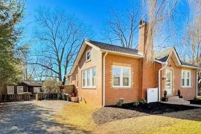 Image de Centrally located home, with cottage, in Brevard - close to outdoor activities!