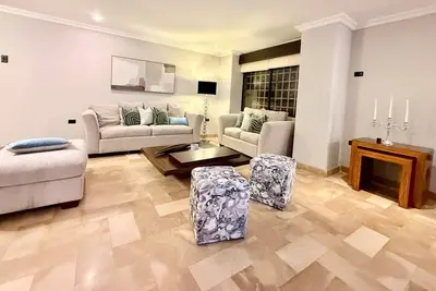 Image de Large Apt in Lomas Urdesa • Sleeps 8 • Bbq