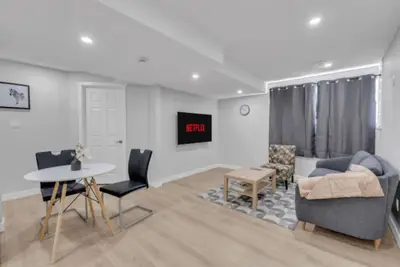 Image de Near Stampede: Cozy 2br Basement Suite + Wi-Fi