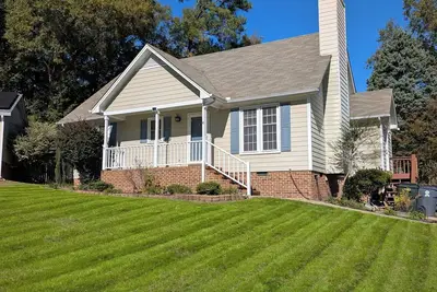 Image de Quiet Cul-de-sac Oasis - Close to Unc & Duke