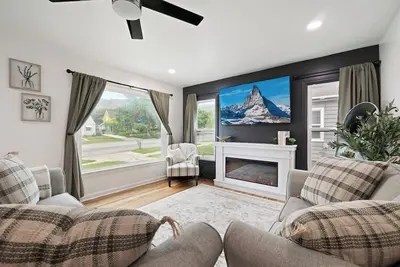 Image de Family Retreat Near Trails & Downtown • Bbq, Fire Pit & Kids’ Games