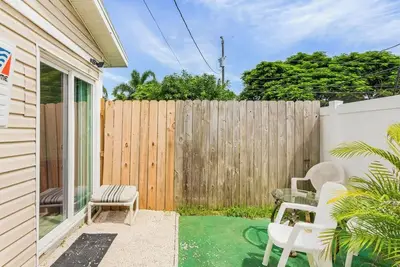 Image de Pet-Friendly • Outdoor Space + Parking