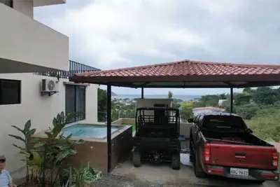 Image de Puerto López Villa w/ Jacuzzi and Garage